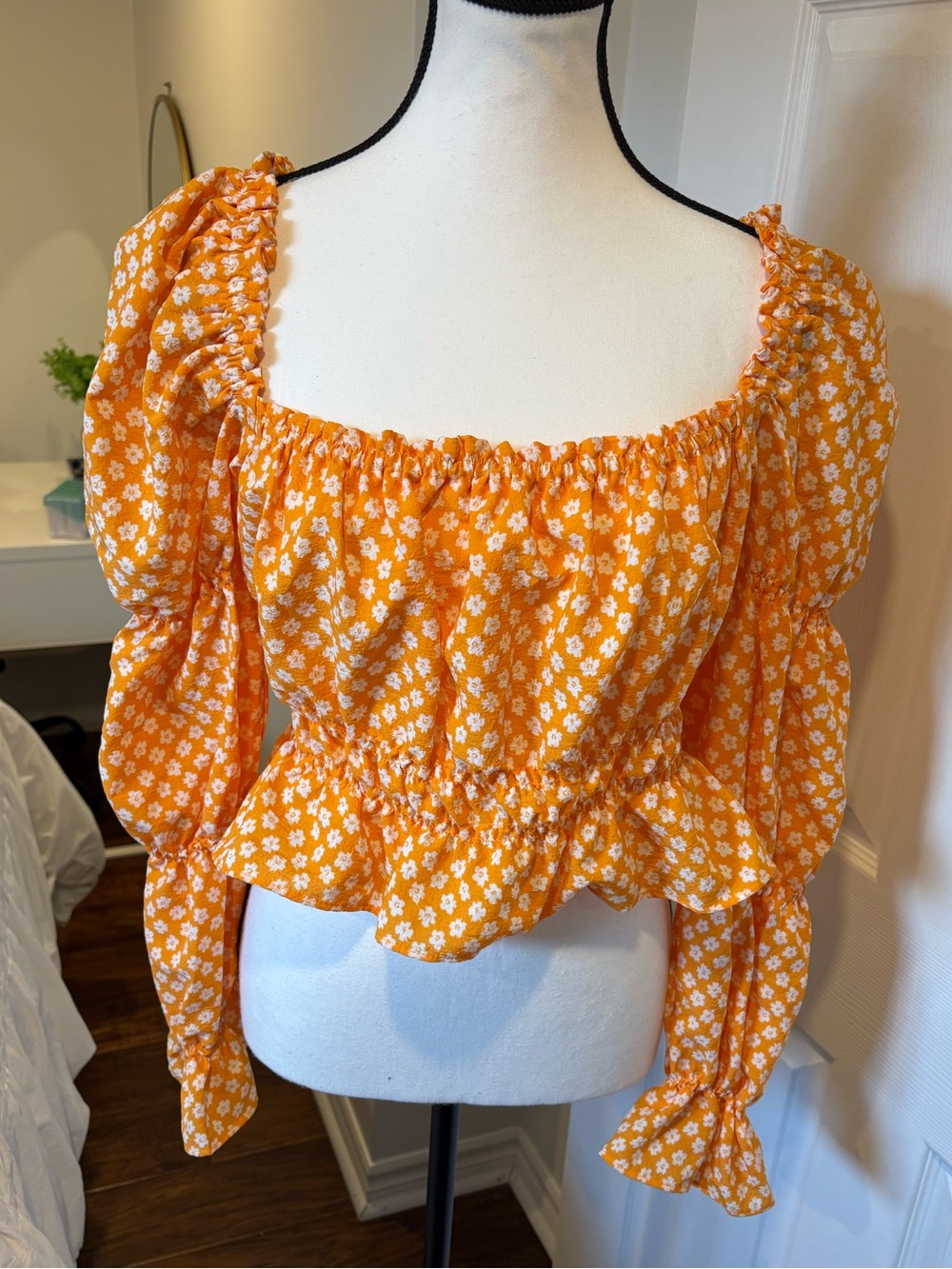 Maison D’Amelie Orange Floral Puff Sleeve Crop Top L